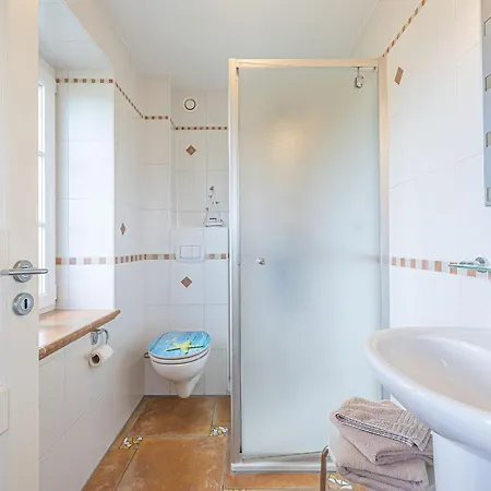 Landhausvilla Wolsroi * Steinbergkirche