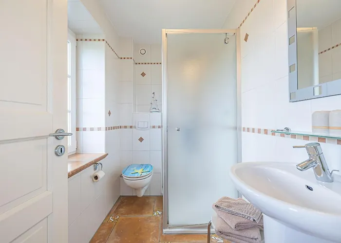 Landhausvilla Wolsroi * Steinbergkirche