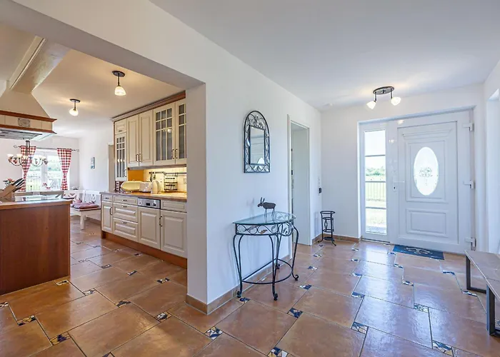 Landhausvilla Wolsroi Villa Steinbergkirche